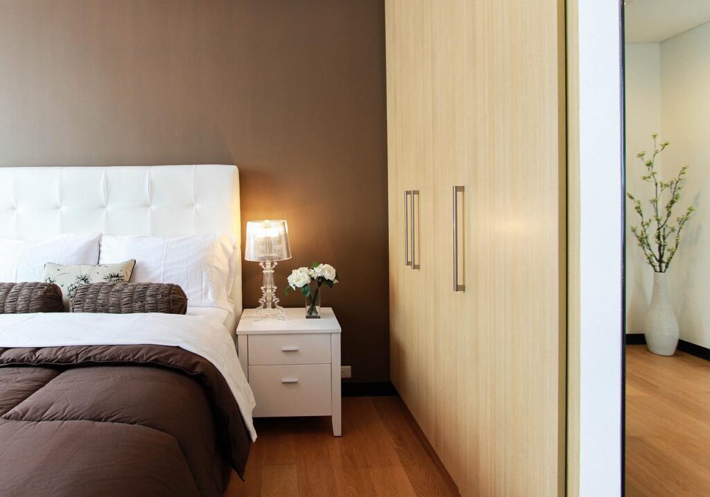 Jak zaaranżować komfortową sypialnię  w hotelu?