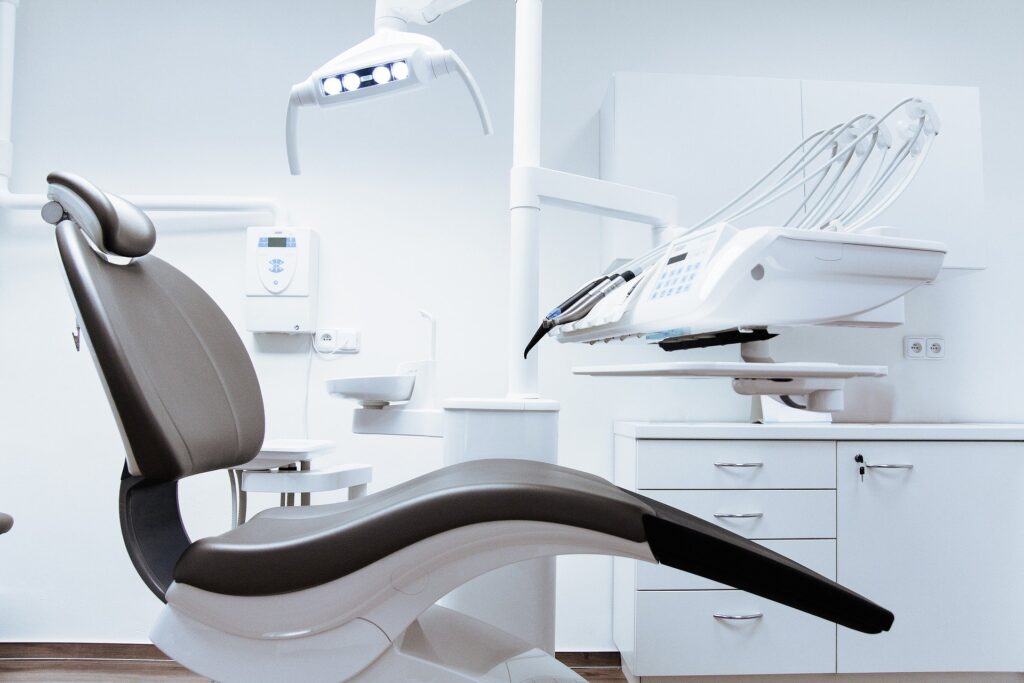 Dlaczego regularne wizyty u dentysty są ważne dla zdrowia jamy ustnej dzieci?